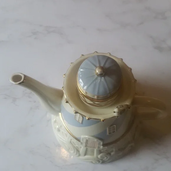 Lenox 2003 Seaside Lighthouse Teapot - Picture 7 of 11